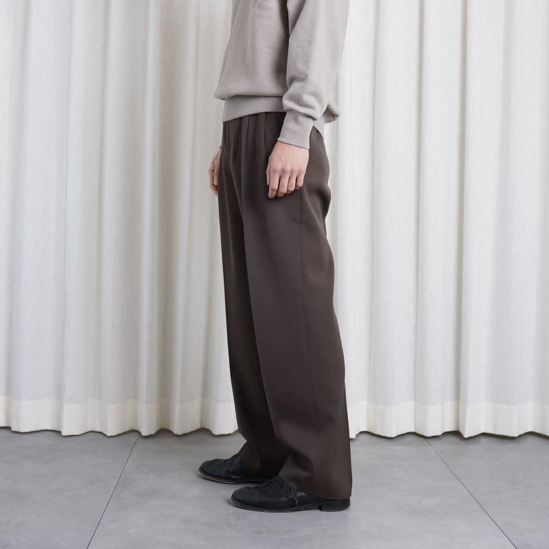 25S/SۡAURALEE ꡼ LIGHT WOOL MAX GABARDINE TWO-TUCK SLACKS / DARK BROWN