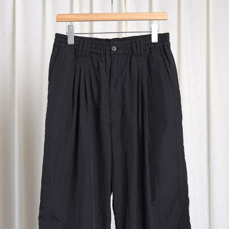 25S/SۡYOKE  衼NYLON 3PLEATED WIDE-LEG EASY TROUSERS / BLACK