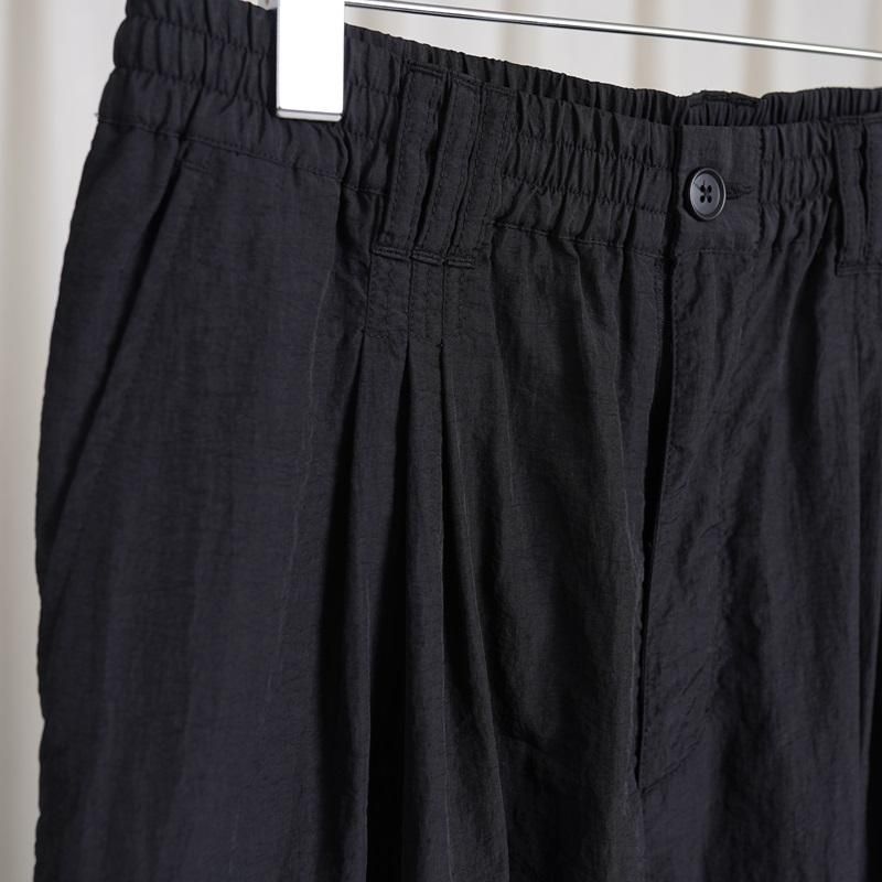 25S/SۡYOKE  衼NYLON 3PLEATED WIDE-LEG EASY TROUSERS / BLACK