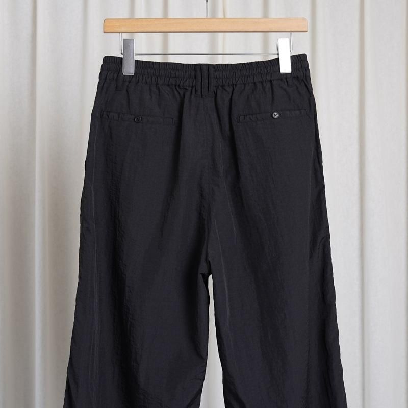 25S/SۡYOKE  衼NYLON 3PLEATED WIDE-LEG EASY TROUSERS / BLACK