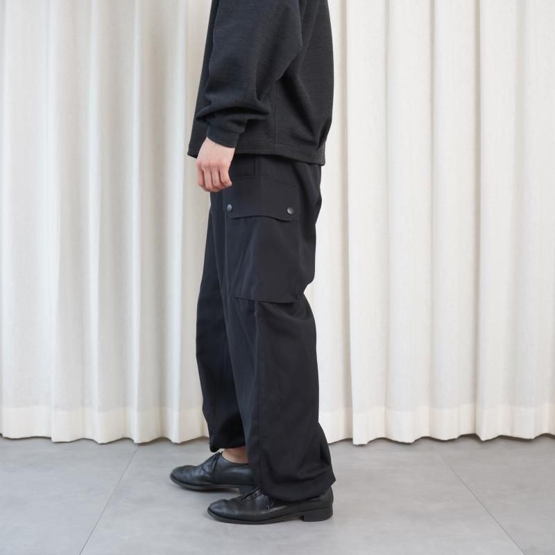 THE RERACS 饯 THE F2 CARGO / BLACK