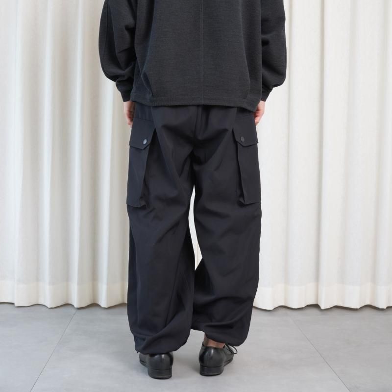 THE RERACS 饯 THE F2 CARGO / BLACK