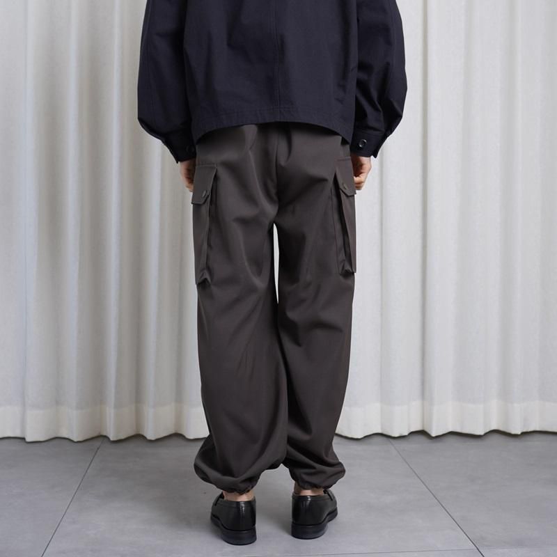 25S/SۡTHE RERACS 饯 THE F2 CARGO / GUNMETAL GRAY
