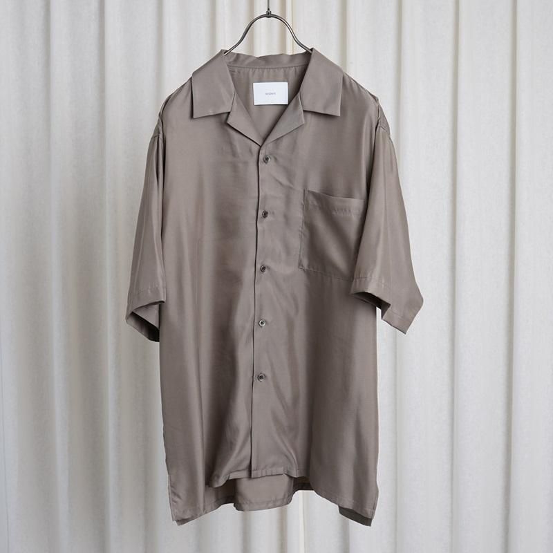 25S/Sۡssstein 奿 CUPRO TWILL OVERSIZED OPEN COLLAR SS SHIRT / TAUPE