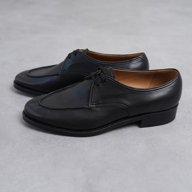 forme եLow shoes / Black