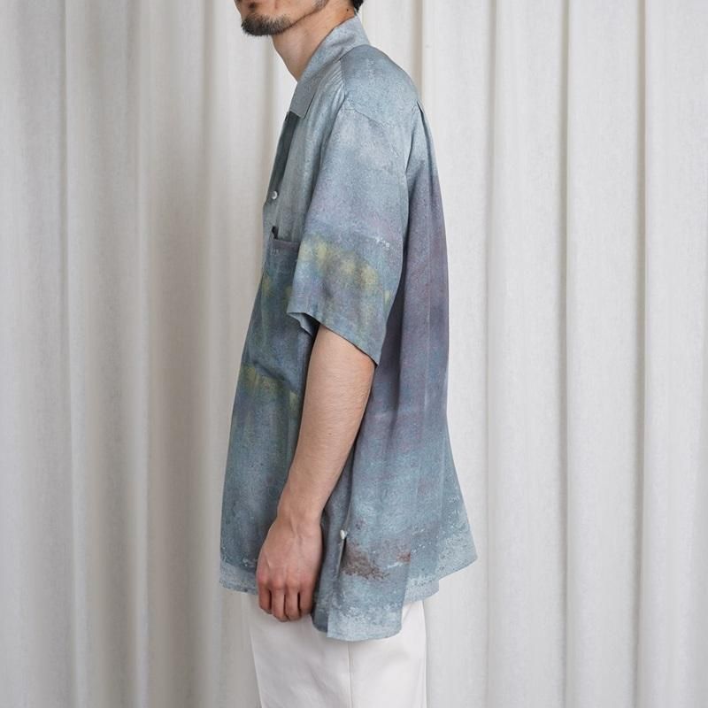 25S/SۡYOKE 衼 LANDSCAPE PRINTED OPEN COLLAR SHIRT / BLUE