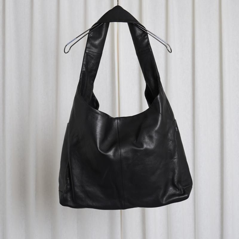 25A/Wۡssstein 奿 LEATHER SHOULDER BAG / BLACK