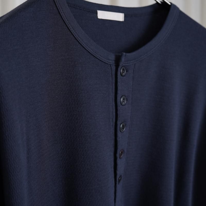 25A/WۡULTERIOR ƥꥢ C/CASH HONEYCOMB HENLEY-NECK TOP / BLUE GRAY
