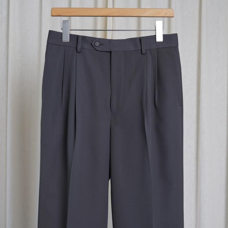 25A/W AURALEE ꡼ LIGHT WOOL MAX GABARDINE TWO-TUCK SLACKS / DARK GRAY