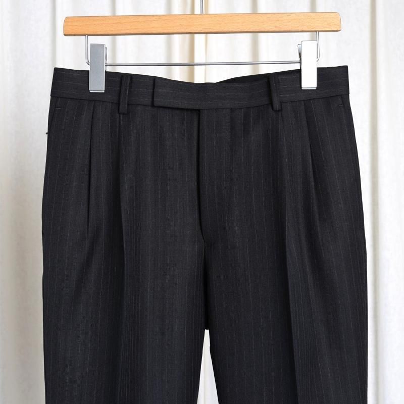 25A/W AURALEE ꡼ BLUEFACED WOOL TWO-TUCK SLACKS	 / CHARCOAL NAVY STRIPE