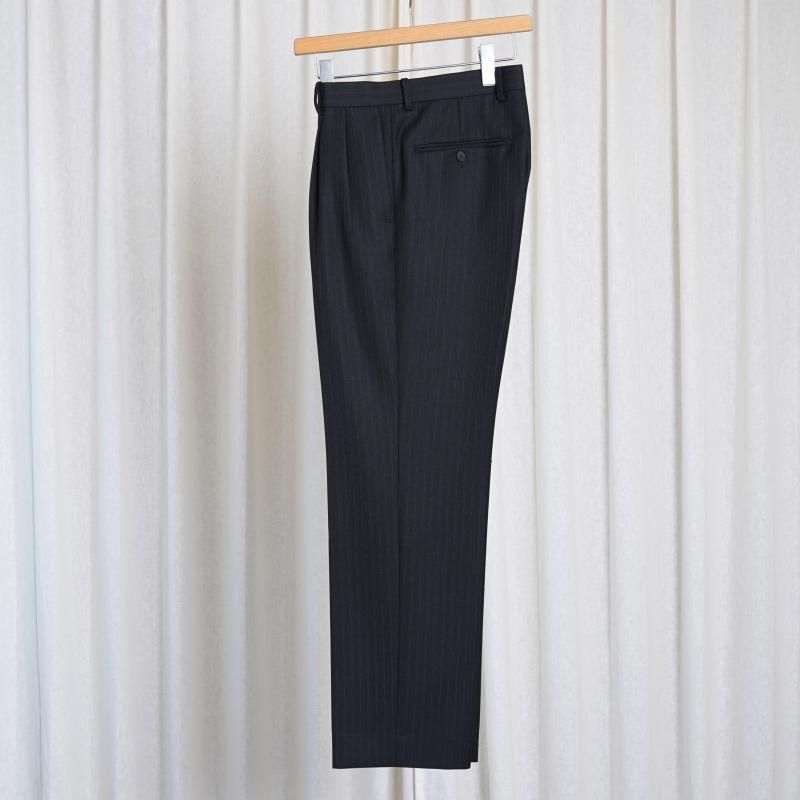 25A/W AURALEE ꡼ BLUEFACED WOOL TWO-TUCK SLACKS	 / CHARCOAL NAVY STRIPE
