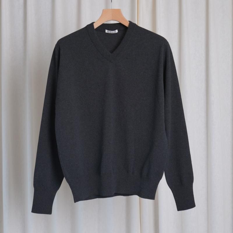 25A/WۡAURALEE ꡼ HIGH TWIST WOOL KNIT V-NECK P/O / CHARCOAL