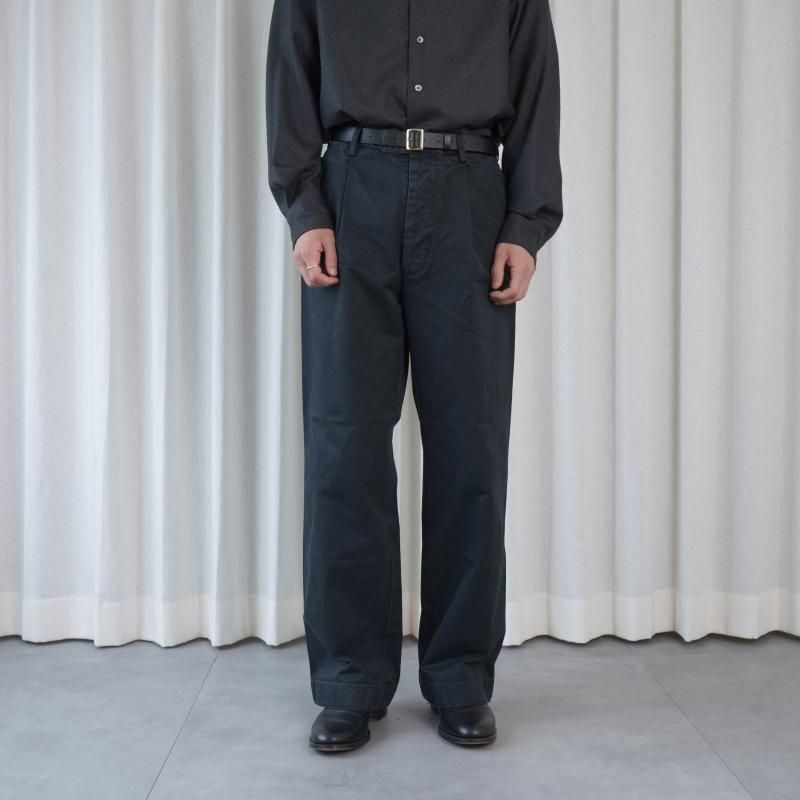 25A/W AURALEE ꡼ PRODUCT DYED FINX CHINO ONE-TUCK PANTS
 / FADED BLACK