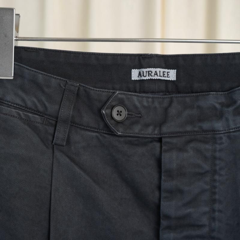 25A/W AURALEE ꡼ PRODUCT DYED FINX CHINO ONE-TUCK PANTS
 / FADED BLACK