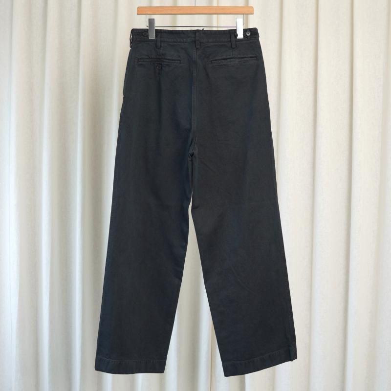 25A/W AURALEE ꡼ PRODUCT DYED FINX CHINO ONE-TUCK PANTS
 / FADED BLACK