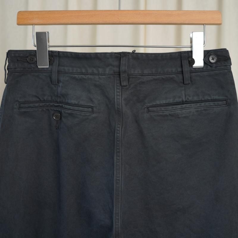 25A/W AURALEE ꡼ PRODUCT DYED FINX CHINO ONE-TUCK PANTS
 / FADED BLACK