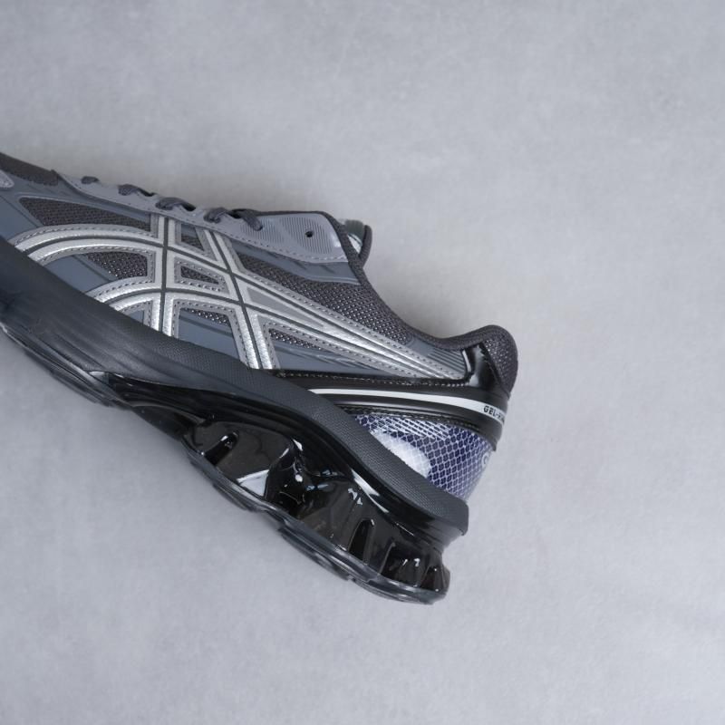  ASICS å GEL-KINETIC FLUENT / GRAPHITE GREY  PURE SILVER