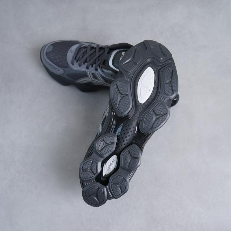  ASICS å GEL-KINETIC FLUENT / GRAPHITE GREY  PURE SILVER