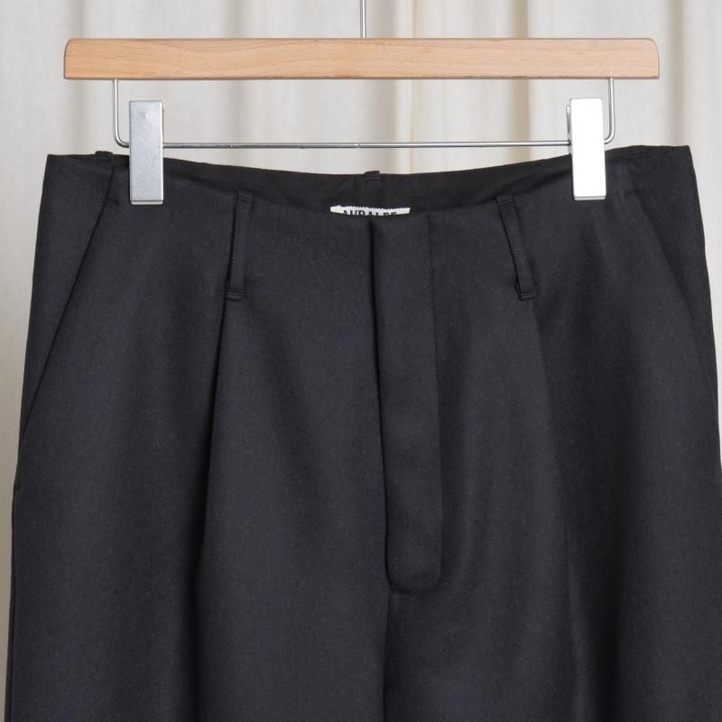 25A/W AURALEE ꡼ LIGHT MELTON ONE-TUCK SLACKS
 / DARK CHARCOAL