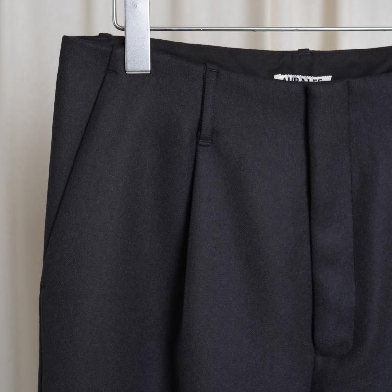 25A/W AURALEE ꡼ LIGHT MELTON ONE-TUCK SLACKS
 / DARK CHARCOAL