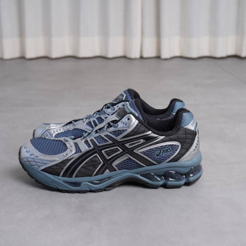 【ASICS アシックス】 GEL-NIMBUS 10.1 / IRONCLAD × GRAPHITE GREY