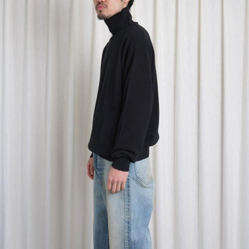25A/WۡAURALEE ꡼ BABY CASHMERE KNIT TURTLE / TOP BLACK