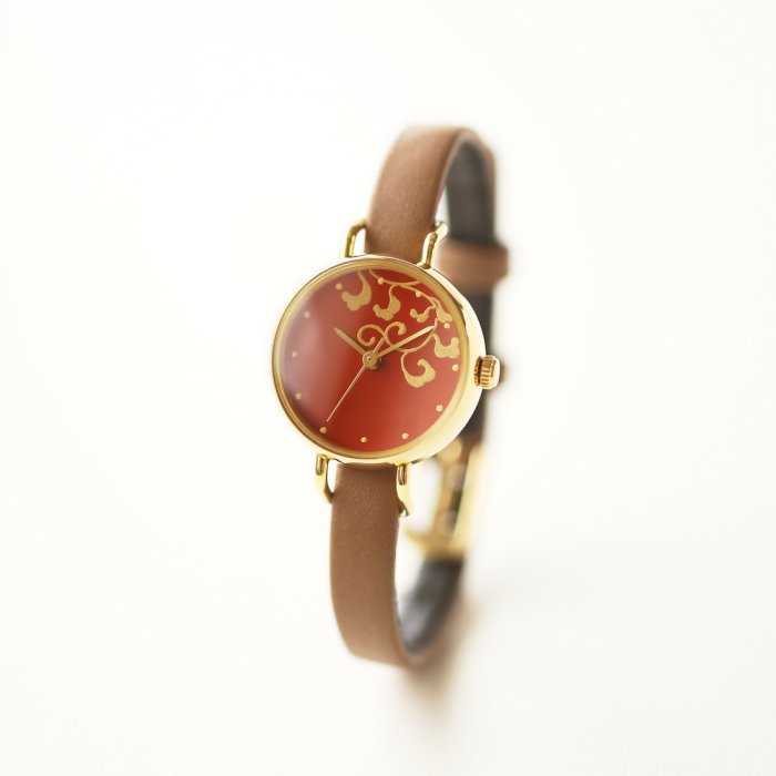 蒔絵 赤漆に唐草 レディース腕時計 ｜ 日本の美を楽しむシンプルな手作り腕時計【はなもっこ】