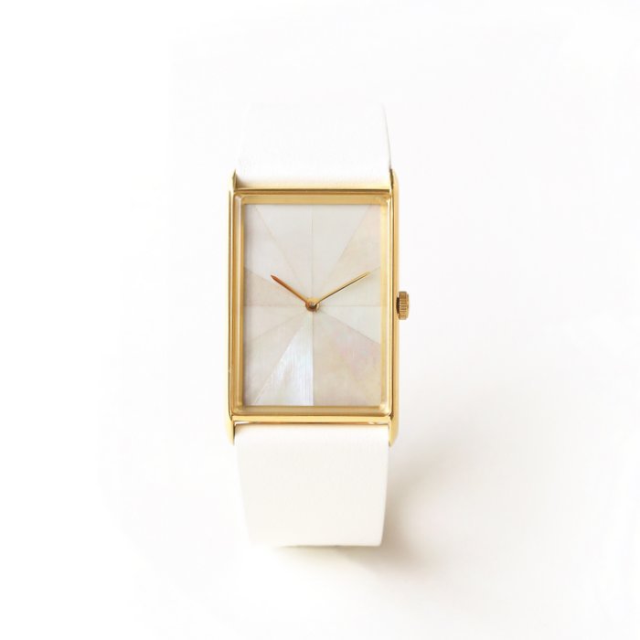 白蝶貝 ゴールド・スクエア 腕時計 ｜ 日本の美を楽しむシンプルな手作り腕時計【はなもっこ】
