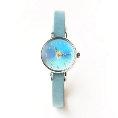 レディースタイプ【クルチュアン】 手描きの文字盤と、多彩なバリエーションが楽しい腕時計