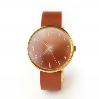 ユニセックスタイプ【クルチュアン】 手描きの文字盤と、多彩な