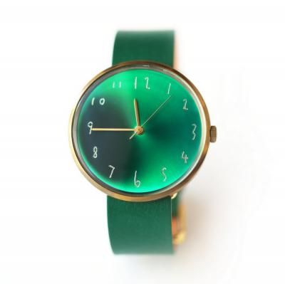 ユニセックスタイプ【クルチュアン】 手描きの文字盤と、多彩な