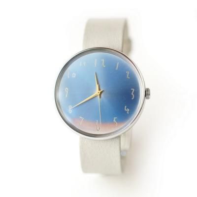 ユニセックスタイプ【クルチュアン】 手描きの文字盤と、多彩な