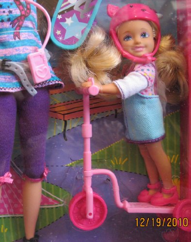 (Brunette) Skipper & Chelsea Doll Barbie Sisters Skateboard! (2010) -  バービー人形の通販・販売なら【ピーチェリノ】