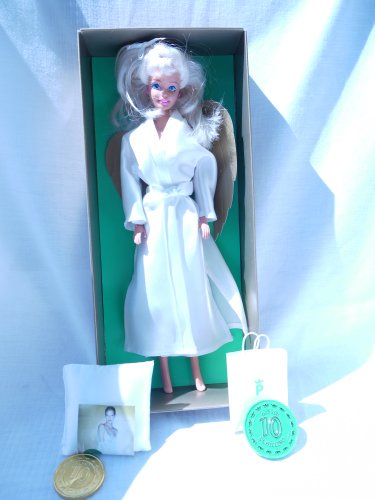 Palmers of Austria Angel Barbie in White Chemise and White Robe (1997) ED -  RARE - バービー人形の通販・販売なら【ピーチェリノ】