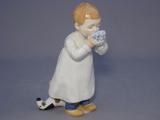 マイセン 19世紀 大かまを持つ少年 男の子 フィギュリン 人形 フィギュア