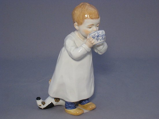 マイセン フィギュア カップを持った男の子 ヘンチェル人形