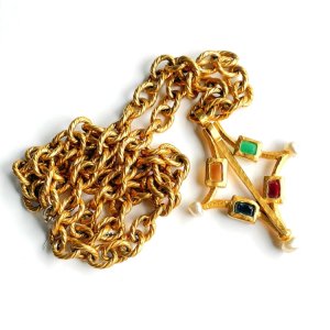 salvatre ferragamo / Vintage Necklace "Stone and pearl design"