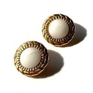CHANEL vintage circle earring