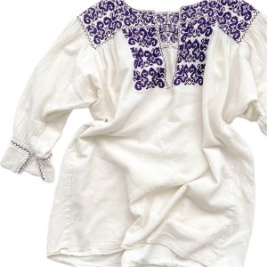 60's VINTAGE mexican embroidery tops "handmade"