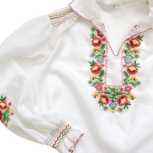 EURO VINTAGE Embroidery chiffon blouse
