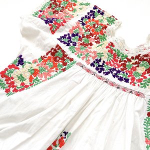 VINTAGE Mexican embroidered short sleeve dress "White"