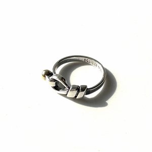 Tiffany & Co. / hook & eye ring