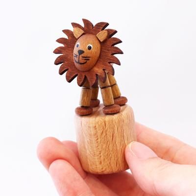 ドイツ製の脱力人形（プッシュパペット）ボタンを押すとライオンが