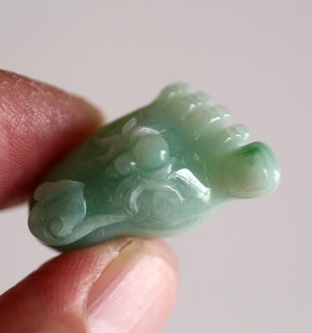 仏足（ぶっそく）／翡翠 - 彩雲(さいうん)