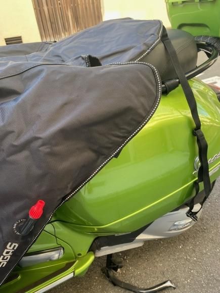R236 レッグカバー GTS150/300 euro5用 →2023 - VESPA99.com