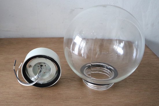 ボール型ガラスカバー付ブラケットライト/防湿防雨型/口金E-26/LED電球 ...