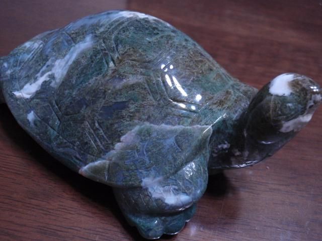 工芸品　美術品  置物  天然石 瑪瑙石 雕刻「亀」 福運をもたらす笑顔の石 笑口メノウ カメ 彫刻置物 最大幅約50mm