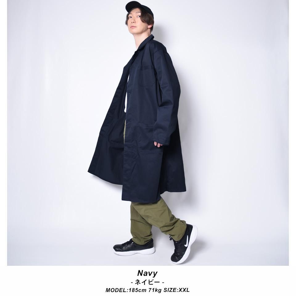 シャツやタイにもマッチするよう想定した綺麗なテーラー襟のエンジニア