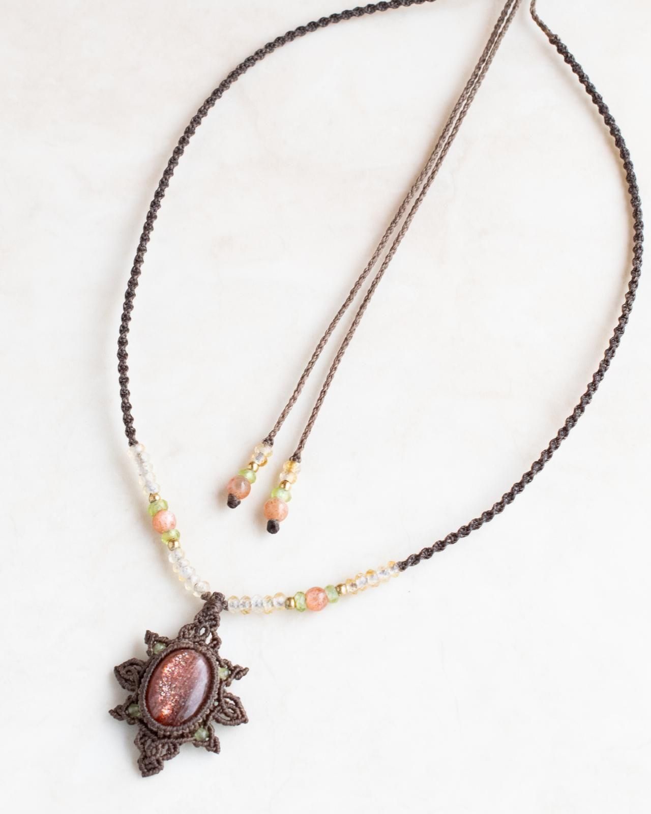 サンストーンネックレス | マクラメ - 天然石＋マクラメアクセサリーの