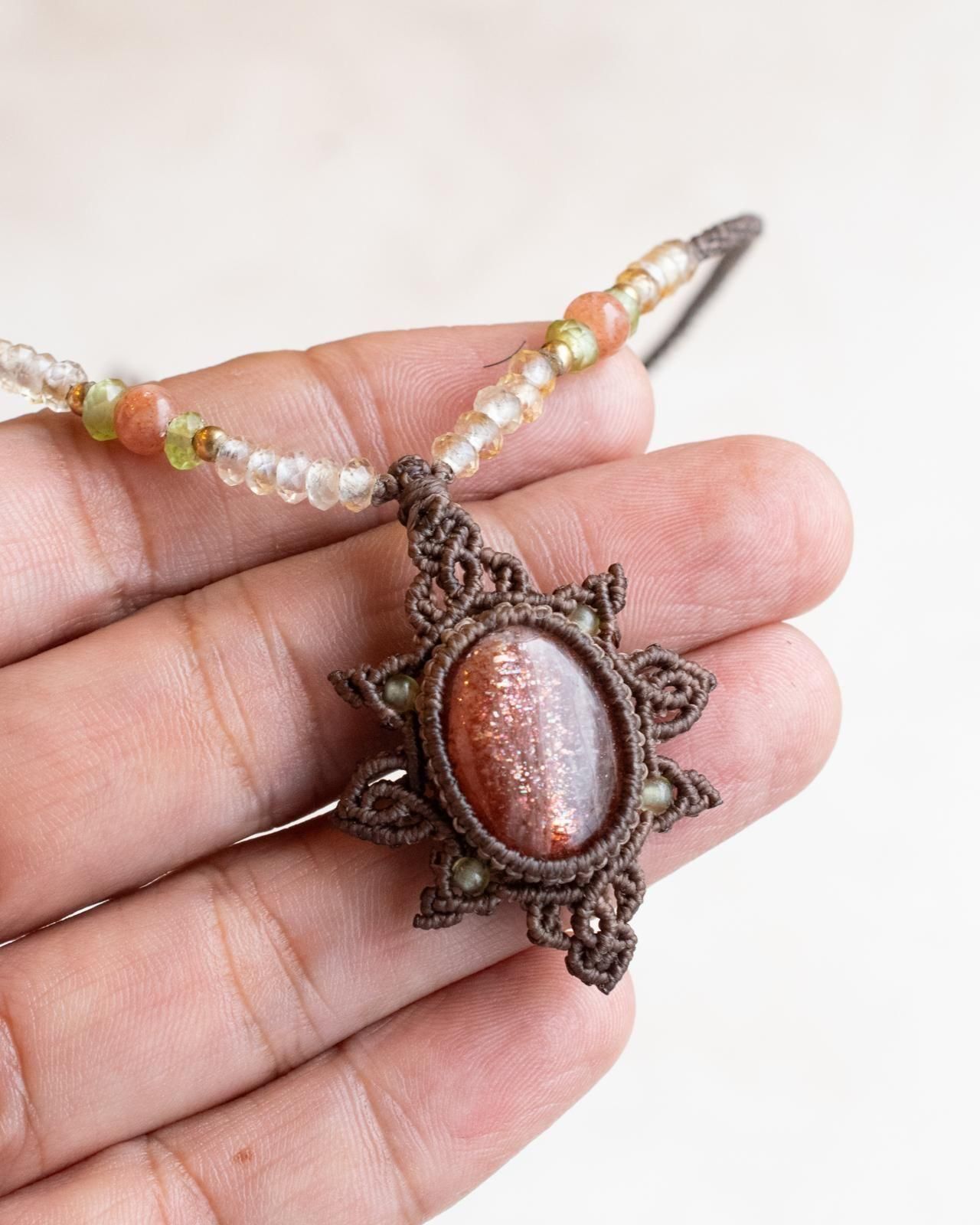 サンストーンネックレス | マクラメ - 天然石＋マクラメアクセサリーの